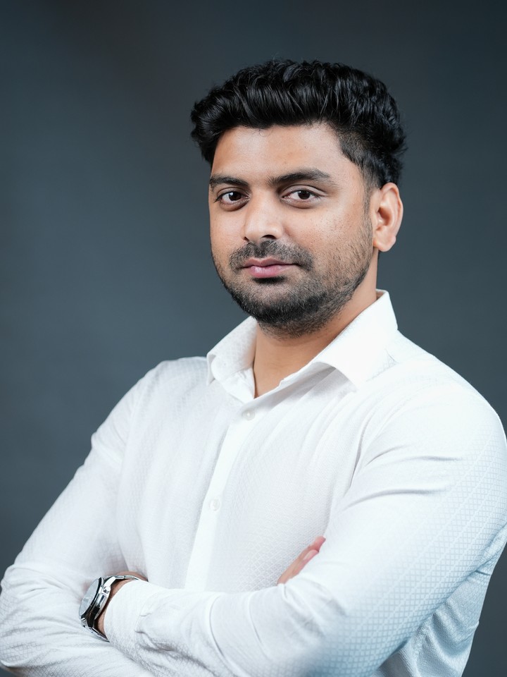 Mohamed Shanawaz, Sales Leadership at Storeys Real Estate