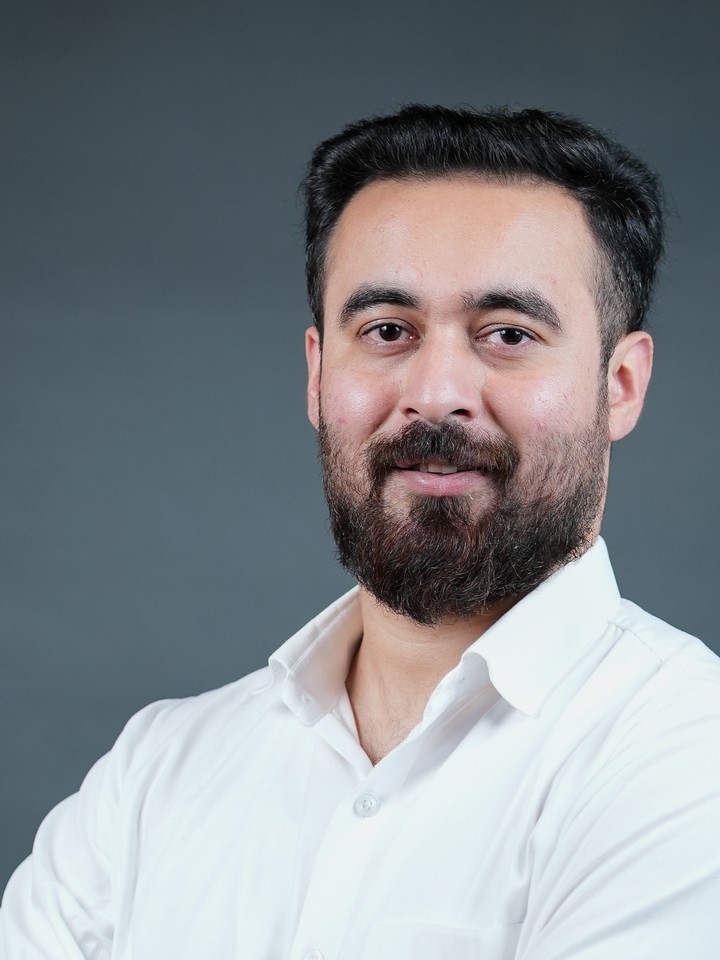 Usama Khan, Sales Leadership at Storeys Real Estate